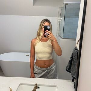 Aritzia Wilfred free knit top medium like new